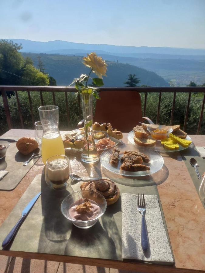 Bed and Breakfast La Terrazza In Collina Cavalo Esterno foto